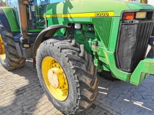 traktor john deere 8300